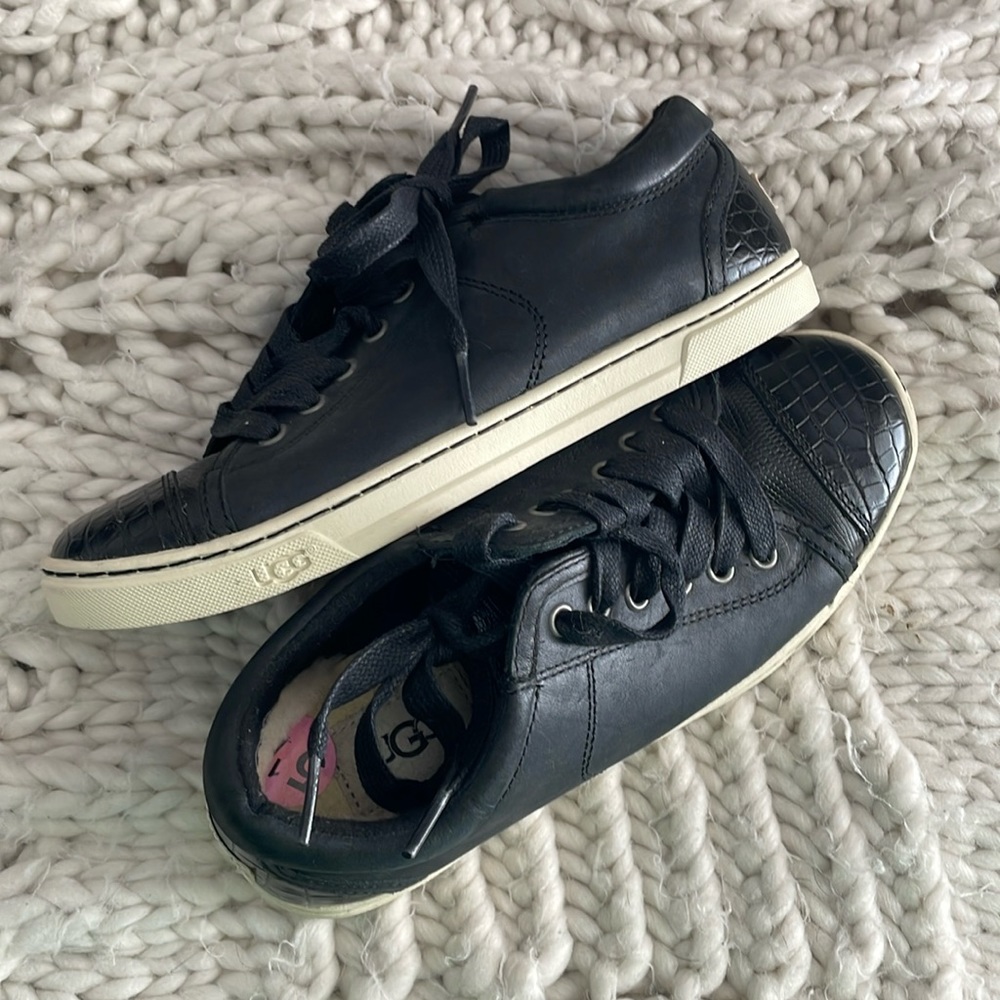UGG lace up sneakers with UGG pure lining 5.5